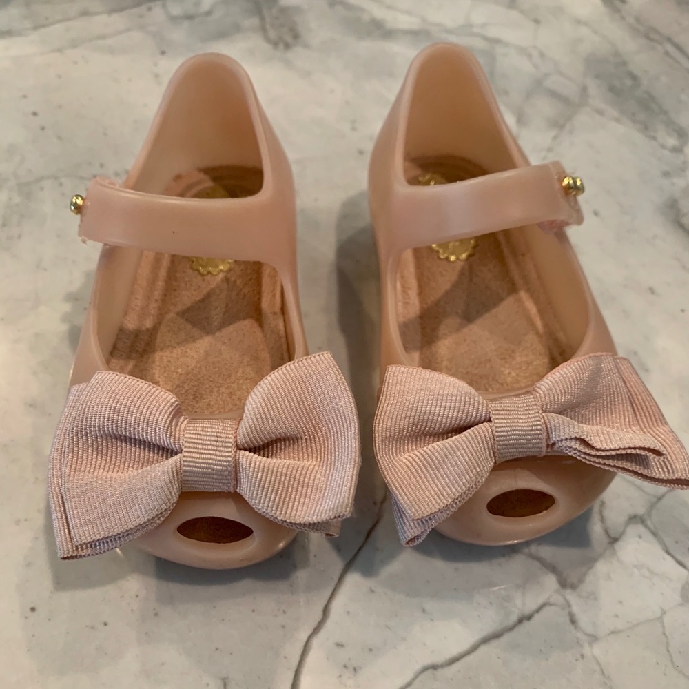 Mini Melissa (size 5)